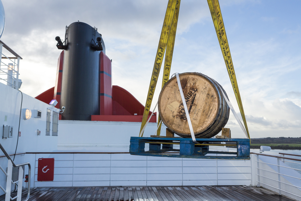 Queen Mary 2 Takes Delivery of a 300 litre Jack Daniels Barrel